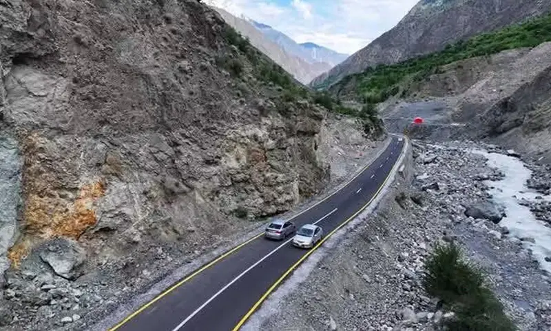 وزیراعظم کے سیاحتی اقدام کے تحت گلگت بلتستان کی 464 کلومیٹر طویل سات سڑکیں وفاق کے حوالے کرنے کے لیے منتخب 1 وزیراعظم کے سیاحتی اقدام کے تحت گلگت بلتستان کی 464 کلومیٹر طویل سات سڑکیں وفاق کے حوالے کرنے کے لیے منتخب