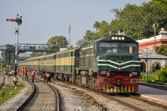 پاکستان ریلوے کا تاریخی کھیوڑہ سٹیشن سیاحت کے لیے بحال کرنے کا منصوبہ،محکمہ آثار قدیمہ پنجاب سے رابطہ کرلیا 1 پاکستان ریلوے کا تاریخی کھیوڑہ سٹیشن سیاحت کے لیے بحال کرنے کا منصوبہ،محکمہ آثار قدیمہ پنجاب سے رابطہ کرلیا