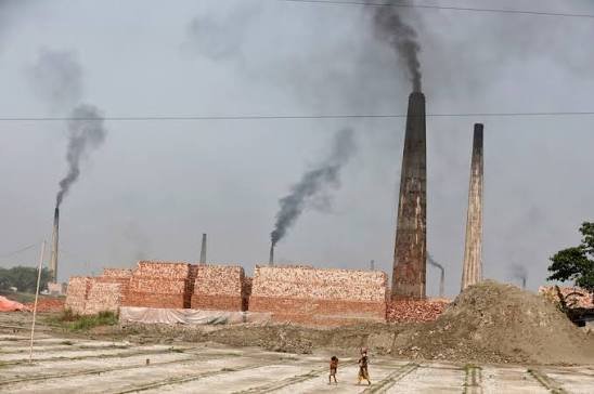 سندھ حکومت کا 2029 تک 120 سے زائد اینٹوں کے بھٹوں کو جدید بنانے کے لیے 35 لاکھ ڈالر کا منصوبہ